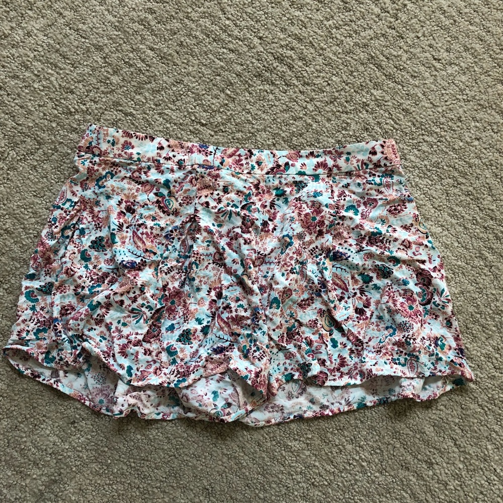 Flower patterned shorts